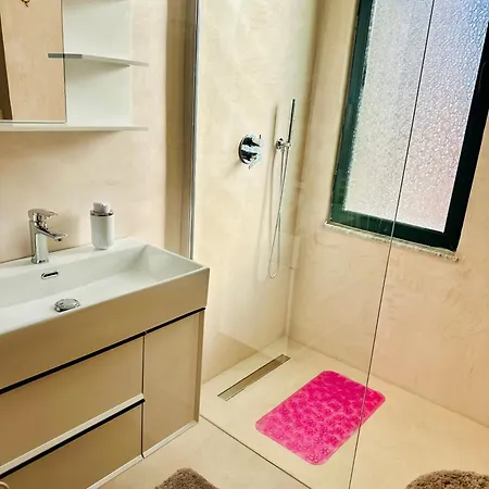 Sunny Apartment Tirana