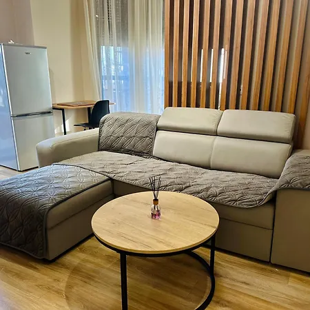 Sunny Apartment Tirana